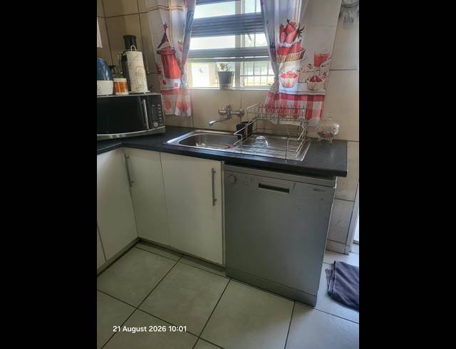 1 BEDROOM FLAT FOR SALE IN SELECTION PARK